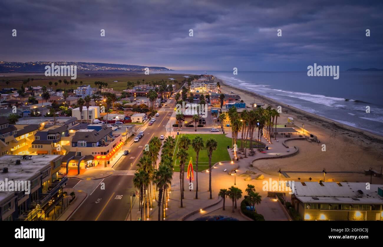 Città costiera di Imperial Beach, California. Tijuana Messico in lontananza. Foto Stock