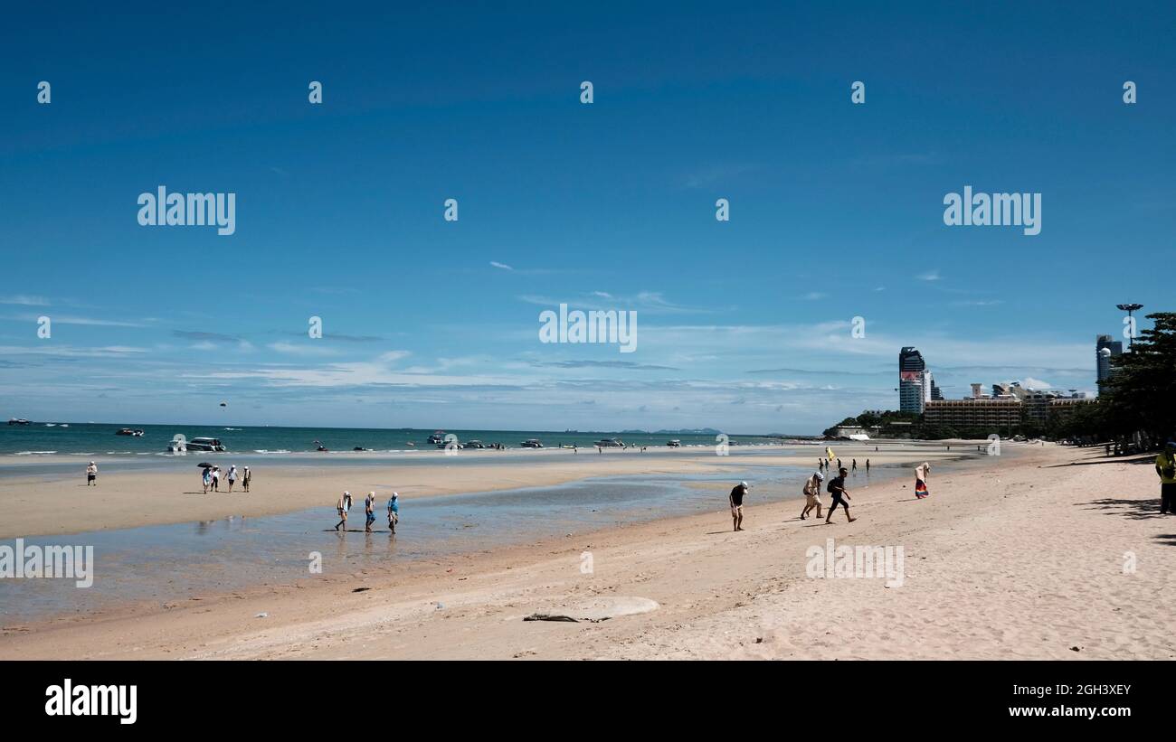 La bassa marea la spiaggia di Pattaya Thailandia Foto Stock