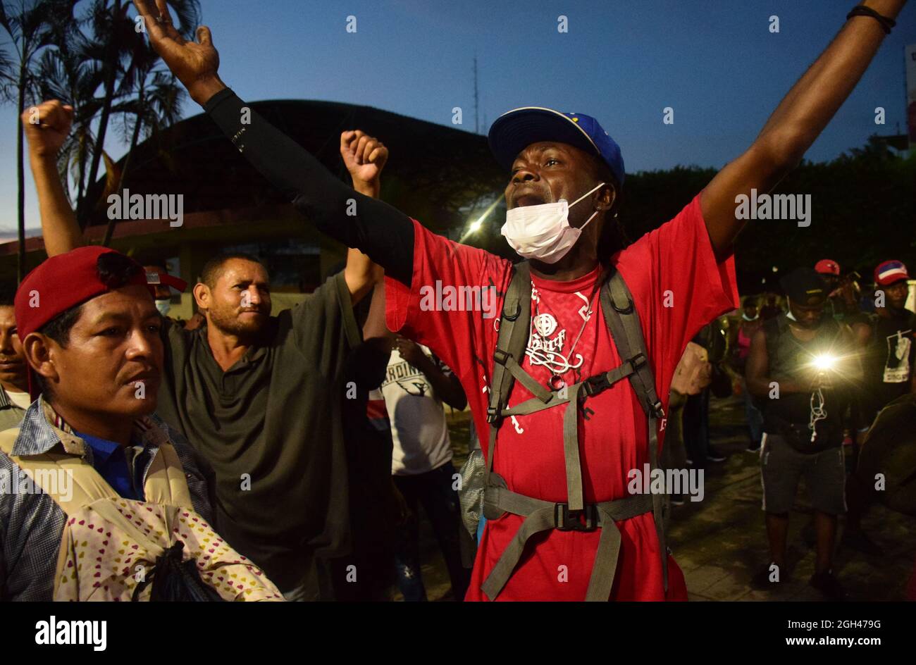 Chiapas, Messico. 4 settembre 2021. I migranti si preparano a partire in una carovana diretta per gli Stati Uniti, a Tapachula, stato del Chiapas, Messico meridionale, il 4 settembre, 2021. Carovane migranti che viaggiano dall'America Centrale al confine messicano con gli Stati Uniti sono diventate frequenti dal 2018. Credit: Damian Sanchez/Xinhua/Alamy Live News Foto Stock