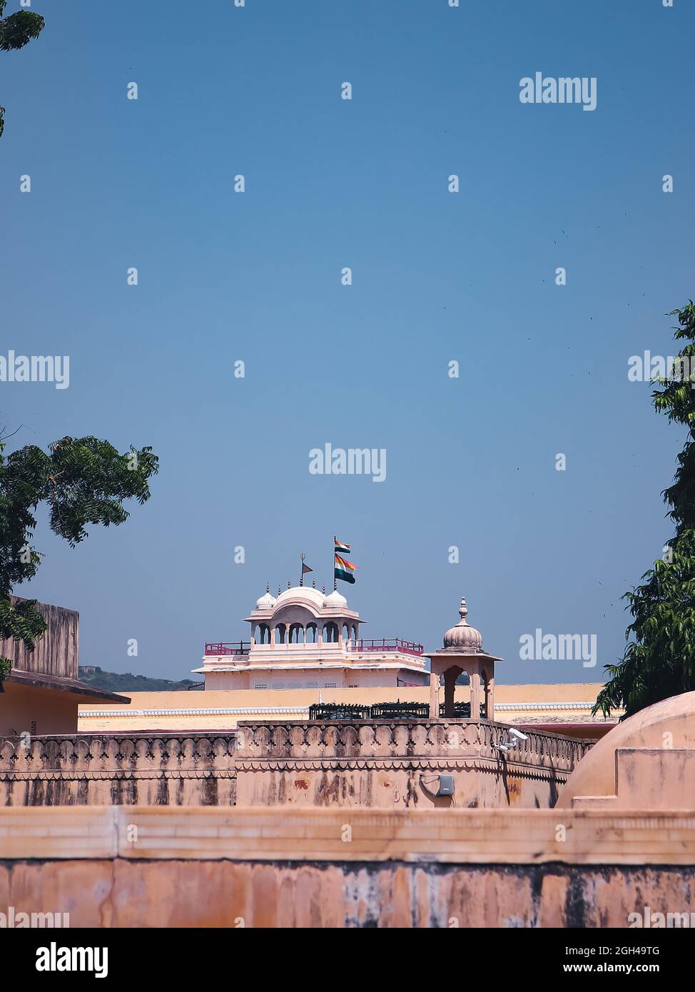 Jaipur, Rajasthan, India - 27 settembre 2020: Chandra mahal vista da mantra di jantra. Foto Stock