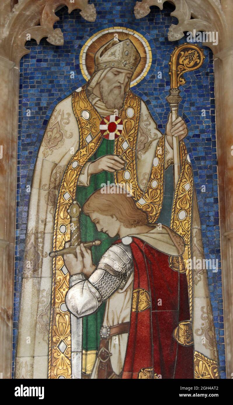 San Giorgio riceve una benedizione da St Asaph - dettaglio sul Memoriale di Guerra Mondiale Foto Stock