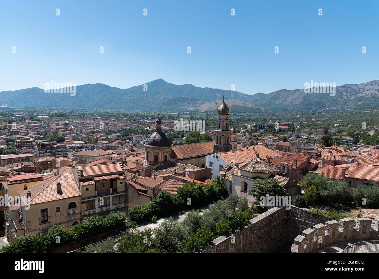 Venafro, comune italiano di 11218 abitanti in provincia di Isernia, in  Molise Foto stock - Alamy
