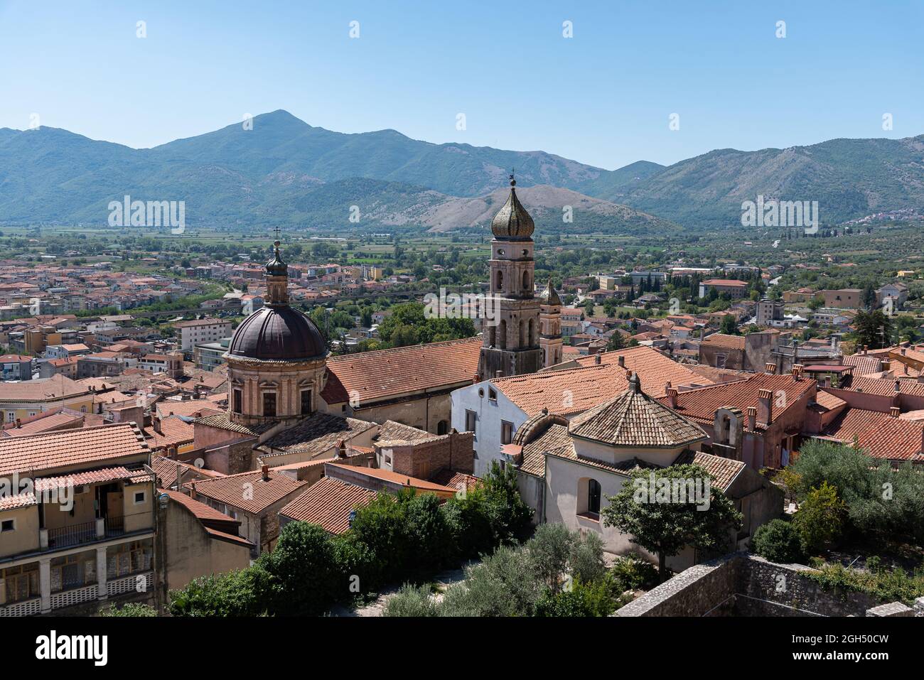 Venafro, comune italiano di 11218 abitanti in provincia di Isernia, in  Molise Foto stock - Alamy