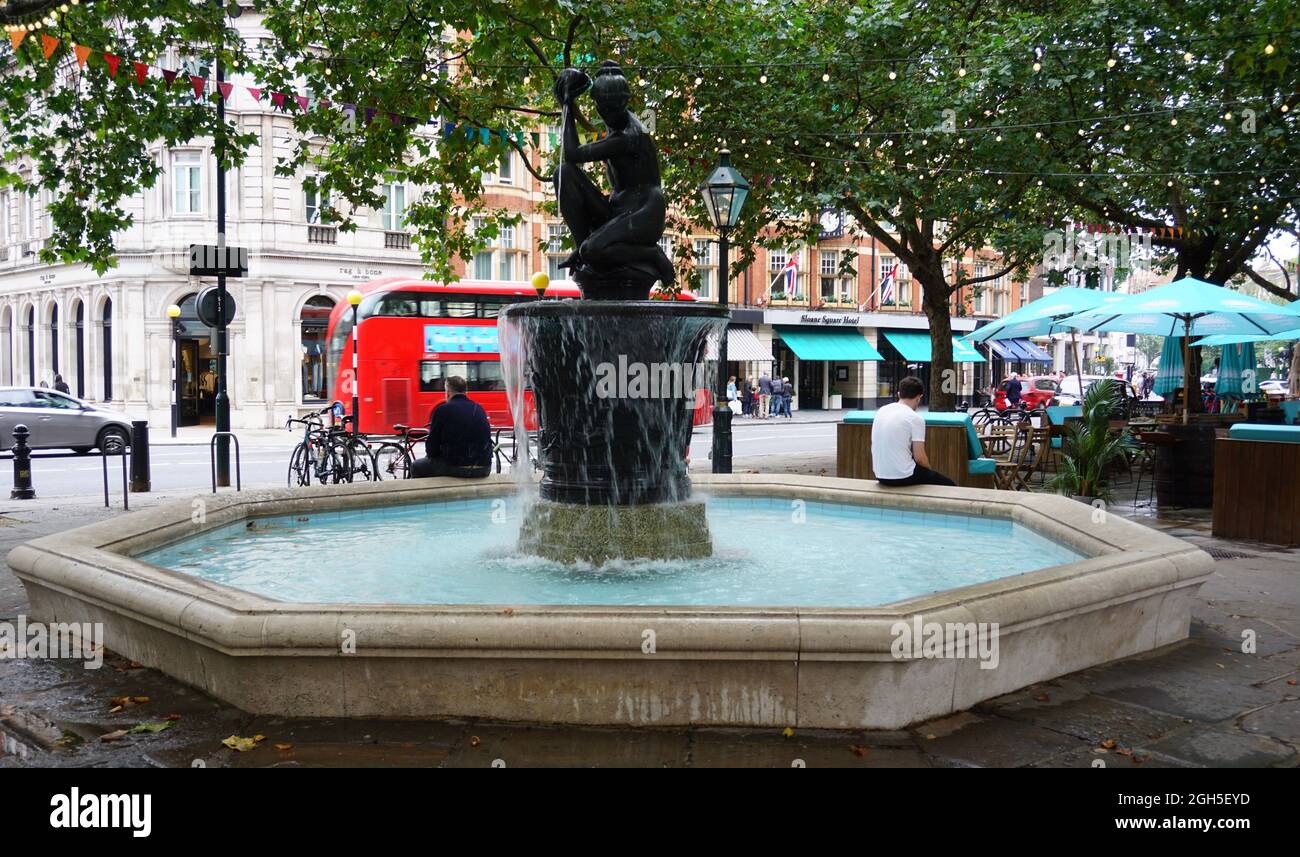 The Venus Fountain in Sloane Square, Chelsea, Londra, Regno Unito Foto Stock