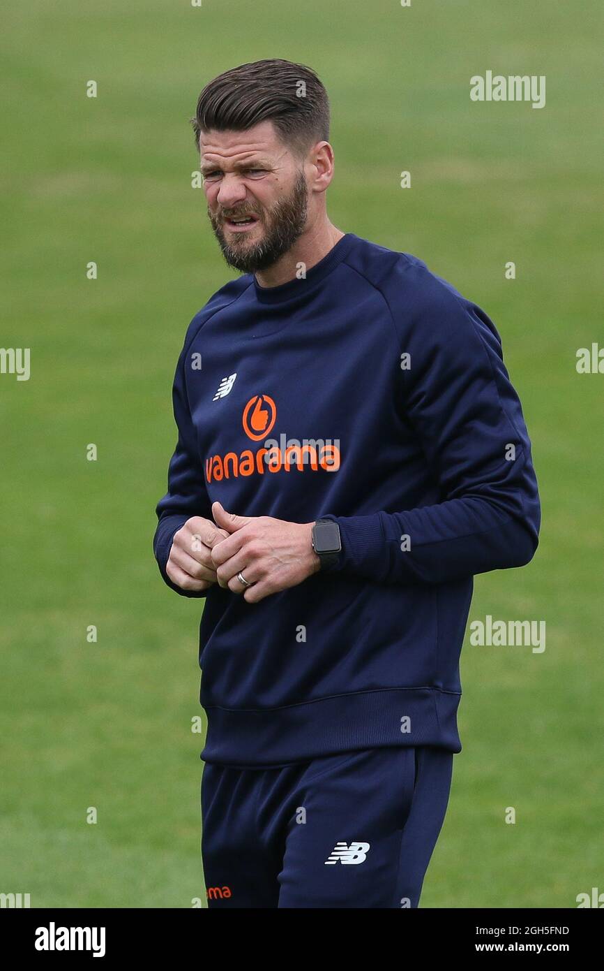 Michael Nelson, Blyth Spartans Manager, ha visto durante la partita della Vanarama National League North tra Blyth Spartans AFC e Brackley Town a Croft Park, Blyth sabato 4 settembre 2021. (Credit: Will Matthews | MI News) Credit: MI News & Sport /Alamy Live News Foto Stock
