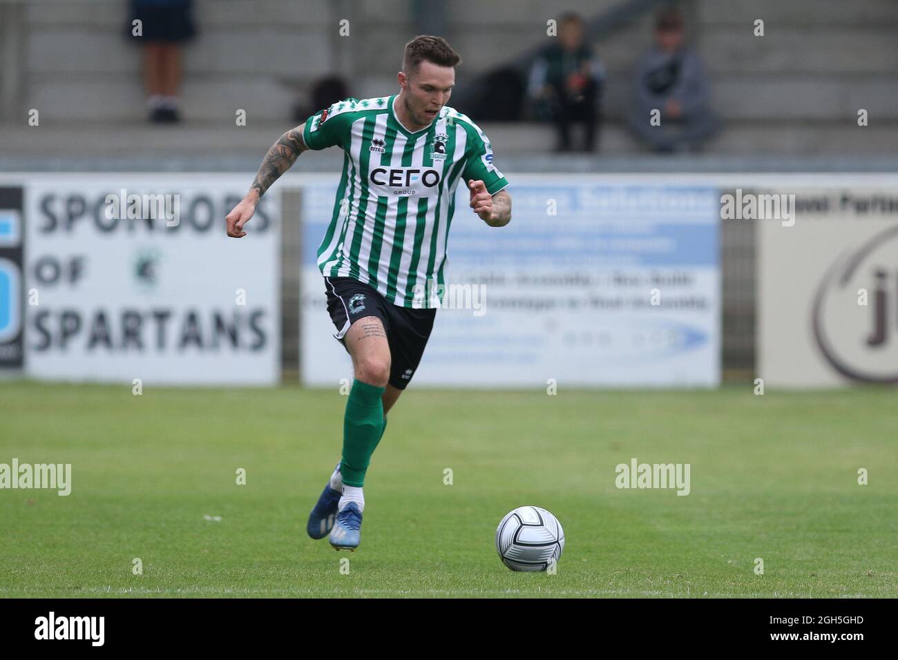 Connor Thomson di Blyth Spartans in azione durante la partita della Vanarama National League North tra Blyth Spartans AFC e Brackley Town a Croft Park, Blyth sabato 4 settembre 2021. (Credit: Will Matthews | MI News) Credit: MI News & Sport /Alamy Live News Foto Stock