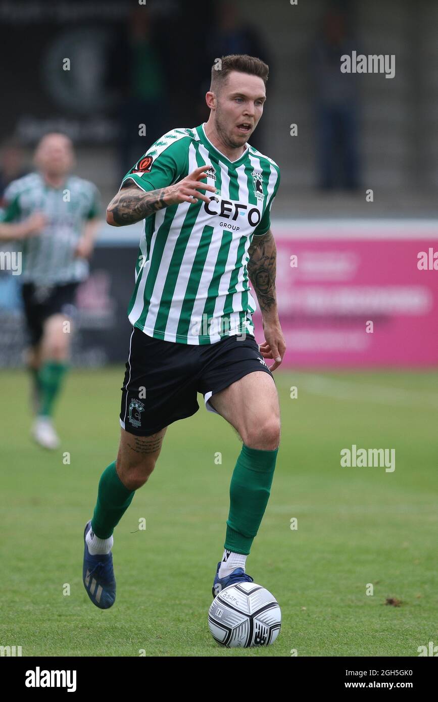 Connor Thomson di Blyth Spartans in azione durante la partita della Vanarama National League North tra Blyth Spartans AFC e Brackley Town a Croft Park, Blyth sabato 4 settembre 2021. (Credit: Will Matthews | MI News) Credit: MI News & Sport /Alamy Live News Foto Stock