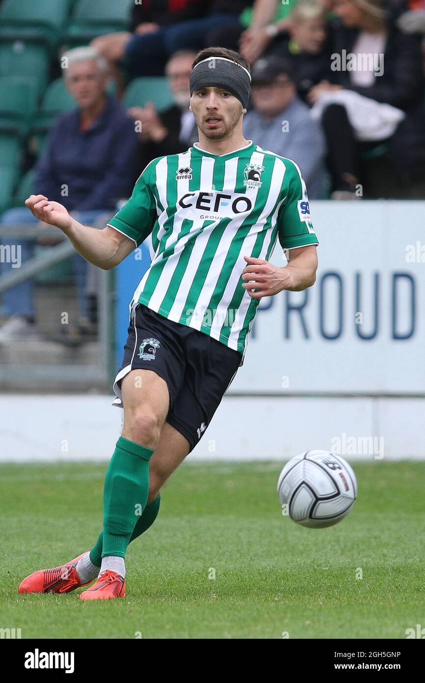 Toby Lees of Blyth Spartans in azione durante la partita della Vanarama National League North tra Blyth Spartans AFC e Brackley Town a Croft Park, Blyth sabato 4 settembre 2021. (Credit: Will Matthews | MI News) Credit: MI News & Sport /Alamy Live News Foto Stock