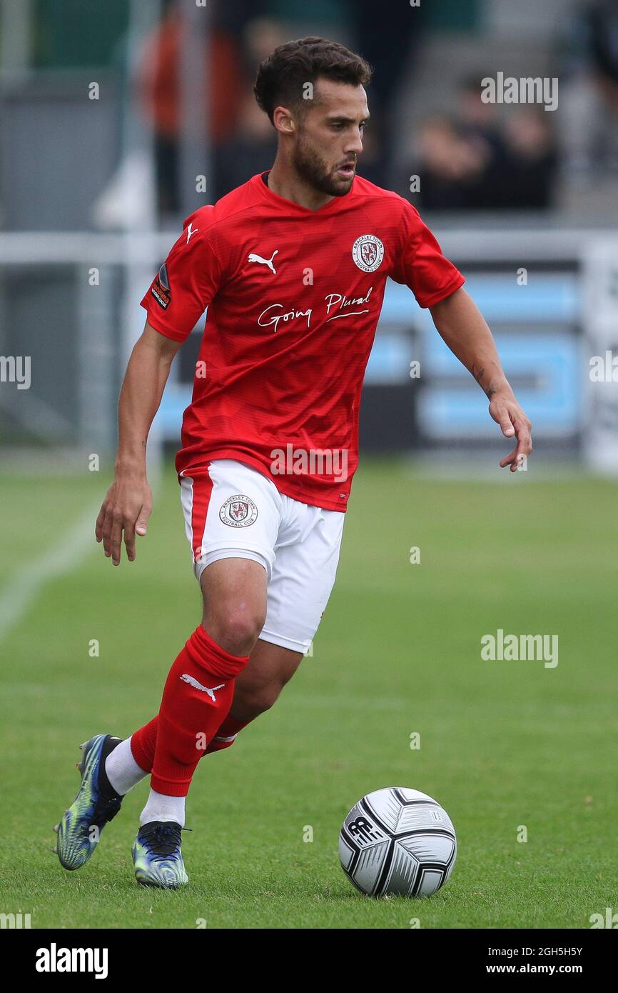 Ellis Myles di Brackley Town in azione durante la partita della Vanarama National League North tra Blyth Spartans AFC e Brackley Town a Croft Park, Blyth sabato 4 settembre 2021. (Credit: Will Matthews | MI News) Credit: MI News & Sport /Alamy Live News Foto Stock