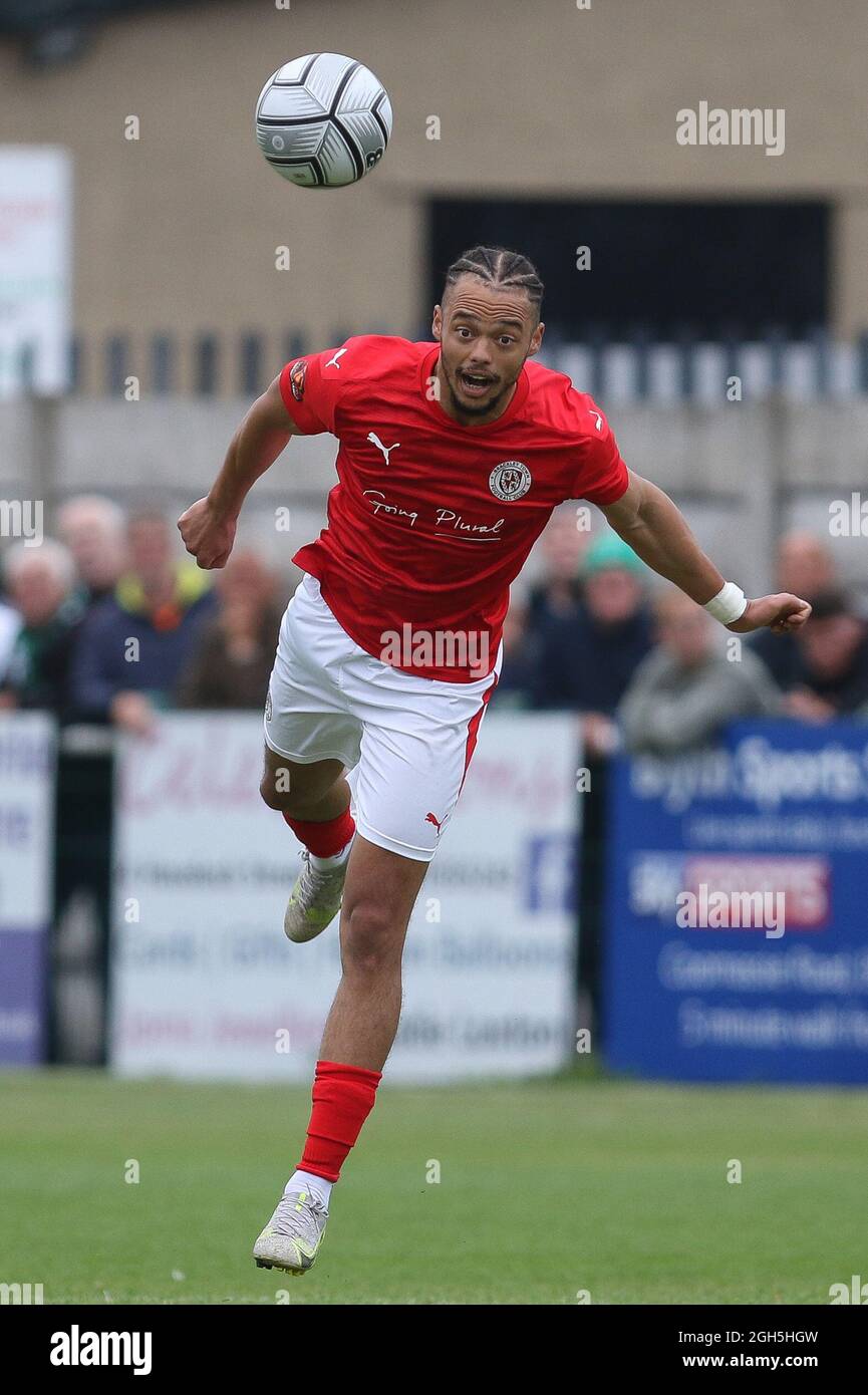 Tre Mitford di Brackley Town in azione durante la partita Vanarama National League North tra Blyth Spartans AFC e Brackley Town a Croft Park, Blyth sabato 4 settembre 2021. (Credit: Will Matthews | MI News) Credit: MI News & Sport /Alamy Live News Foto Stock