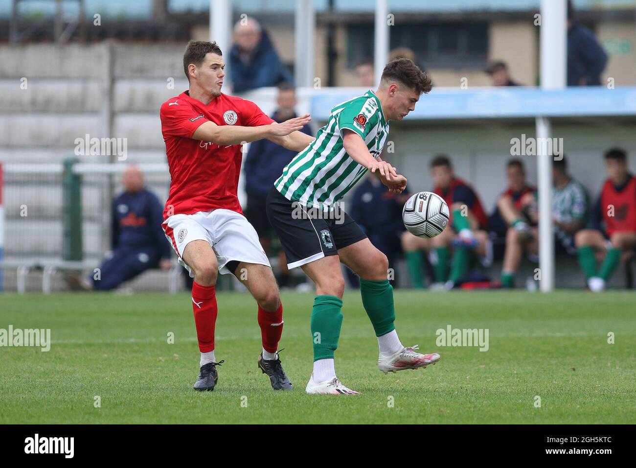 Cameron Painter di Blyth Spartans in azione durante la partita della Vanarama National League North tra Blyth Spartans AFC e Brackley Town a Croft Park, Blyth sabato 4 settembre 2021. (Credit: Will Matthews | MI News) Credit: MI News & Sport /Alamy Live News Foto Stock