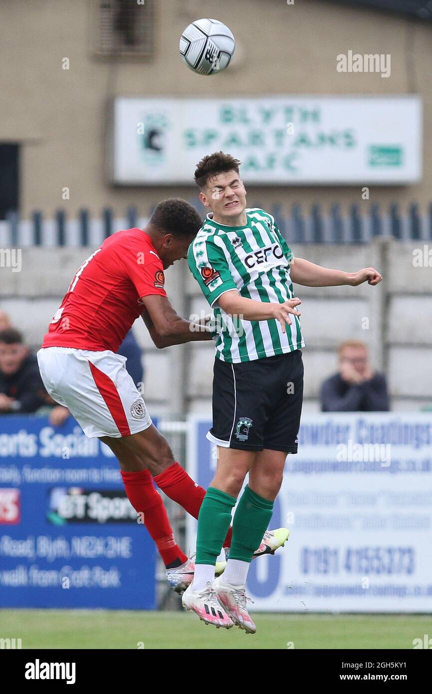 Cameron Painter di Blyth Spartans in azione durante la partita della Vanarama National League North tra Blyth Spartans AFC e Brackley Town a Croft Park, Blyth sabato 4 settembre 2021. (Credit: Will Matthews | MI News) Credit: MI News & Sport /Alamy Live News Foto Stock