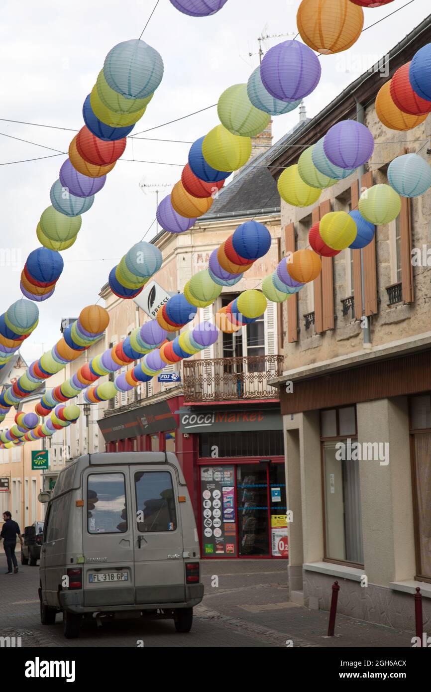 Città storica di Fresnay-sur-Sarthe, Normandia, Francia Foto Stock