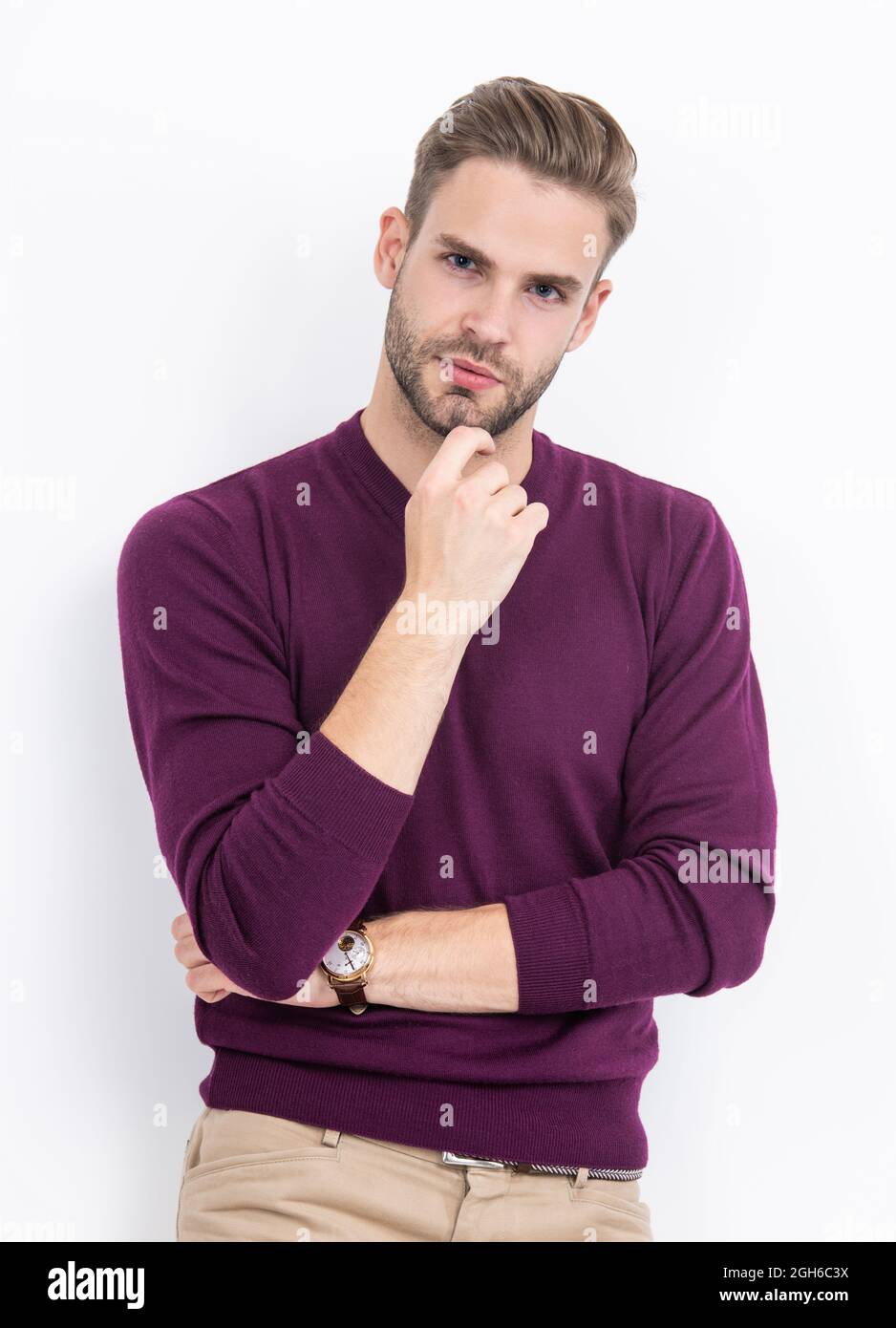 Barbering è uno stile di vita. L'uomo serio non rasa il mento. Restate aggiornati nel barbering Foto Stock