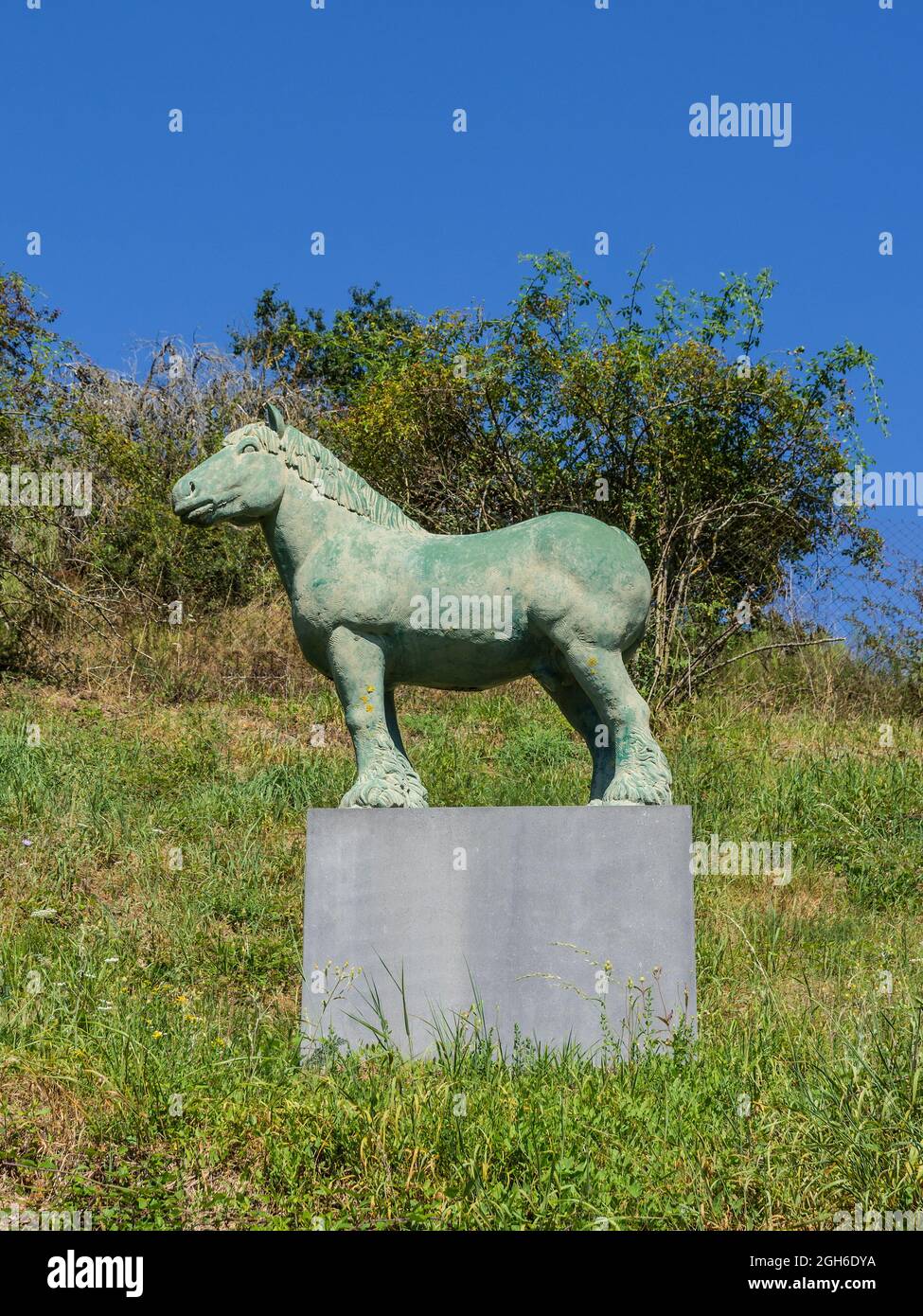 Sculture in giardino sopra il villaggio di Gargilesse, Indre (36), Francia. Foto Stock