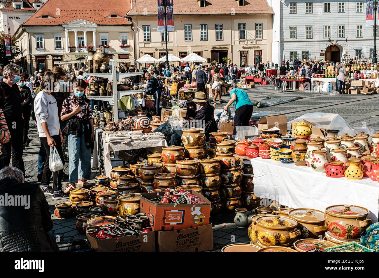 Sibiu City, Romania - 05 settembre 2021. Tradizionale mercato rumeno della ceramica artigianale alla fiera vasai di Sibiu, Romania Foto Stock