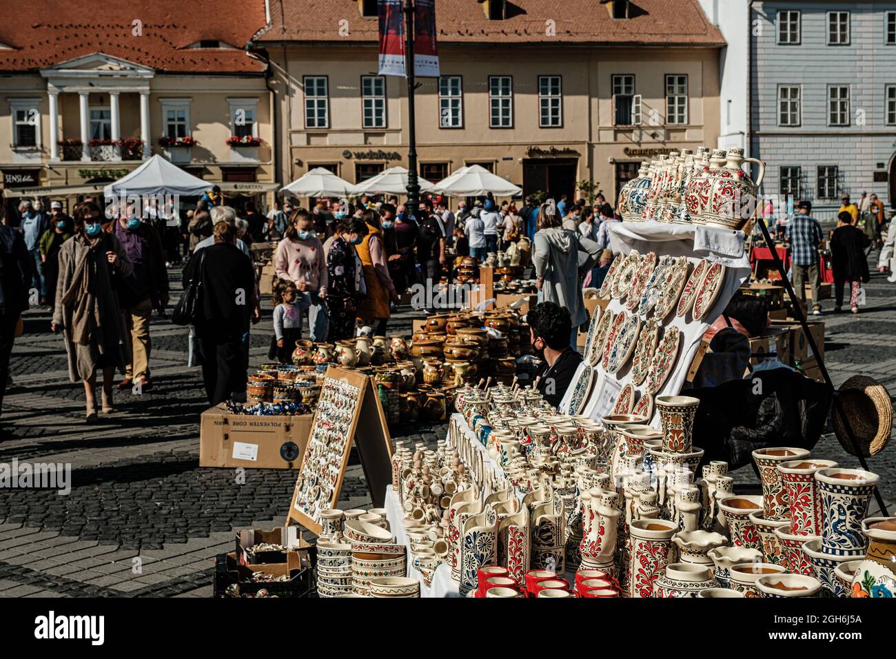 Sibiu City, Romania - 05 settembre 2021. Tradizionale mercato rumeno della ceramica artigianale alla fiera vasai di Sibiu, Romania Foto Stock