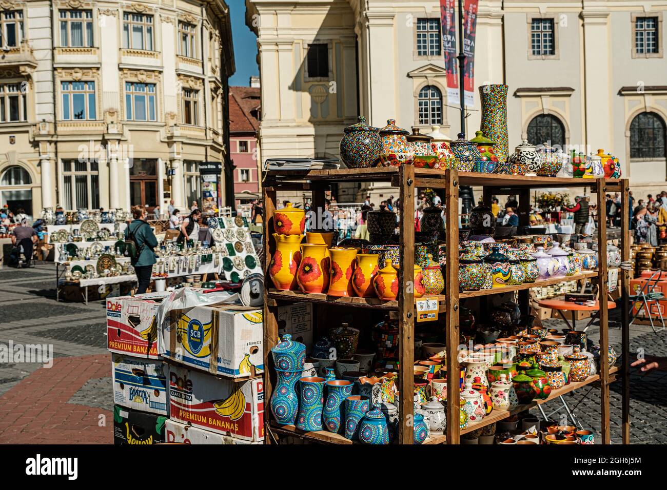 Sibiu City, Romania - 05 settembre 2021. Tradizionale mercato rumeno della ceramica artigianale alla fiera vasai di Sibiu, Romania Foto Stock