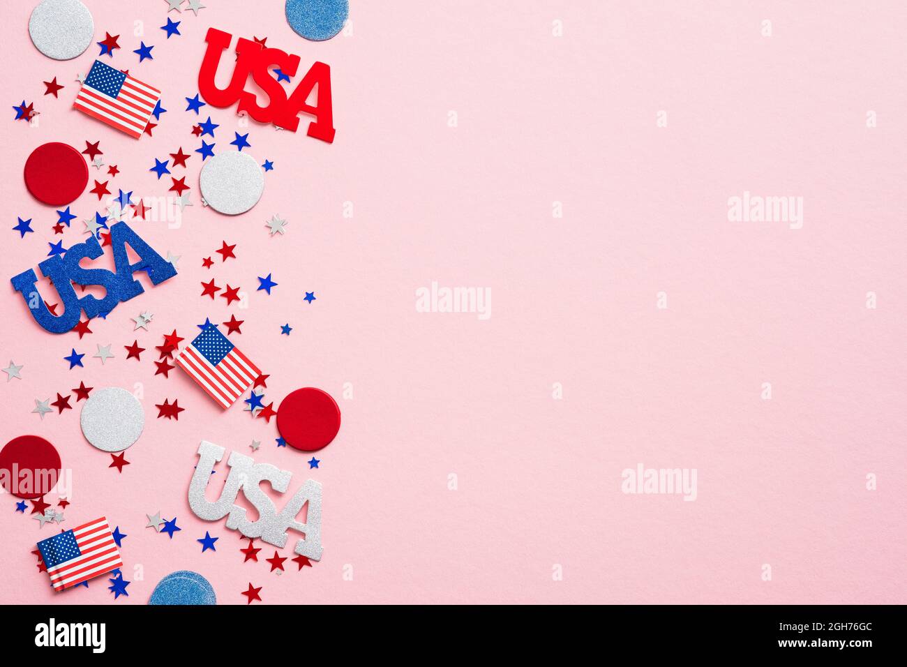 Happy Labor Day banner mockup con bandiere americane, confetti e decorazioni. US Independence Day, American Labor Day, Memorial Day, US election concep Foto Stock