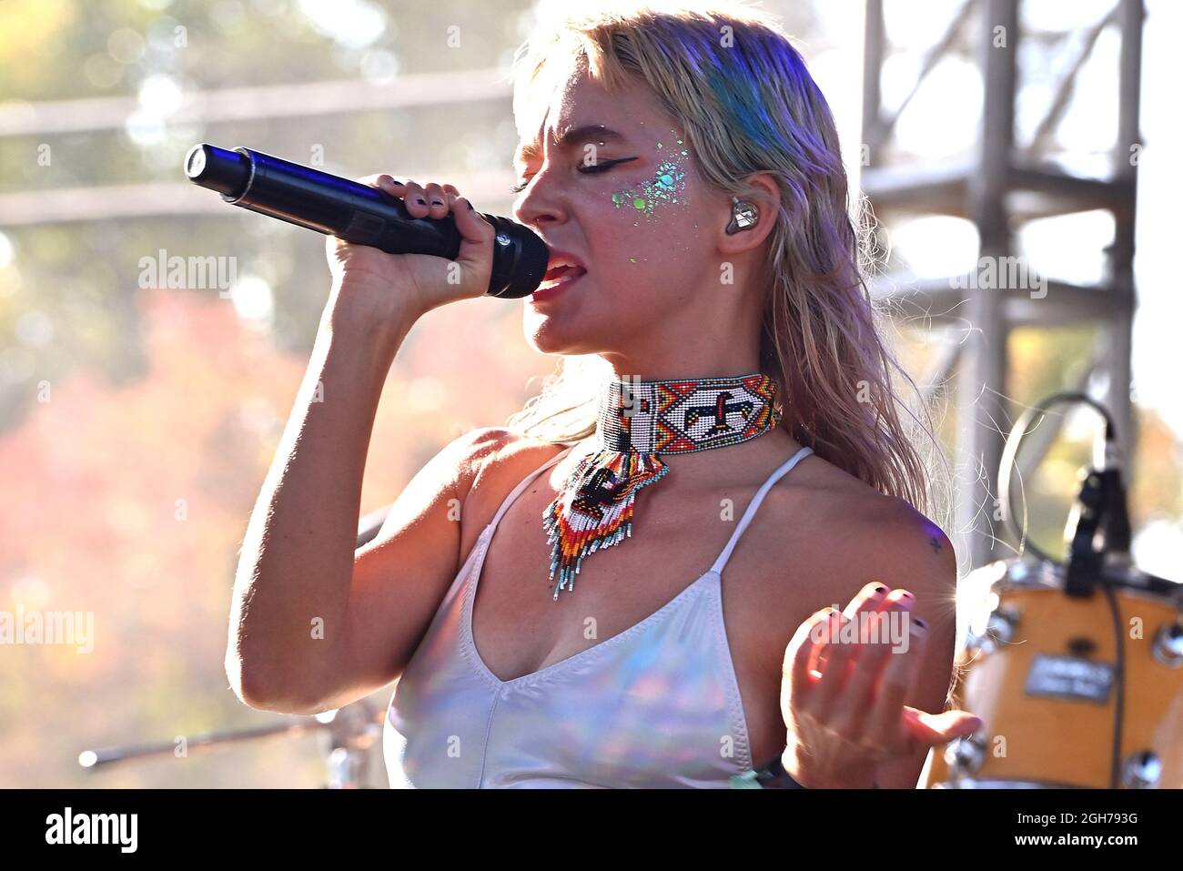 Meg Myers si esibisce durante il 2° giorno del 2021 BottleRock Napa Valley Festival il 4 settembre 2021 a Napa, California. Foto: Casey Flanigan/imageSPACE Foto Stock