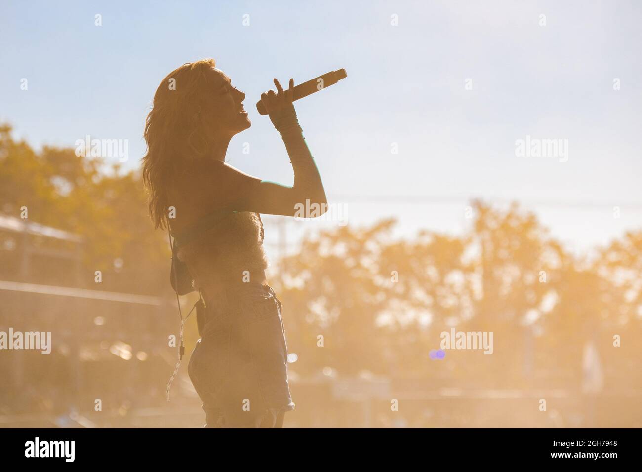Olivia o'Brien si esibisce durante il giorno 2 del BottleRock Napa Valley Festival 2021 il 4 settembre 2021 a Napa, California. Foto: Chris Tuite/imageSPACE Foto Stock