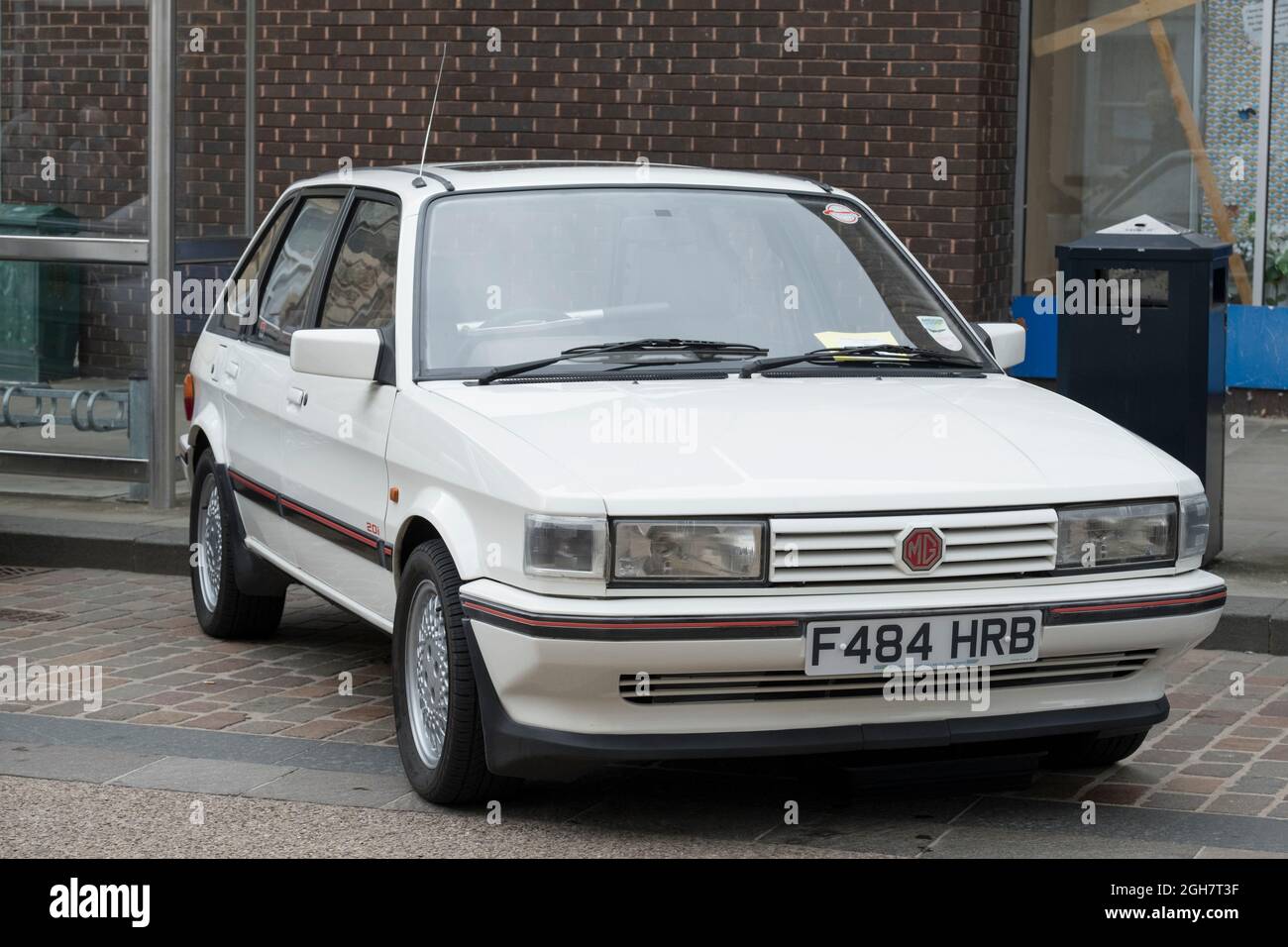 Un Austin MG Maestro bianco, modello 1988. Foto Stock