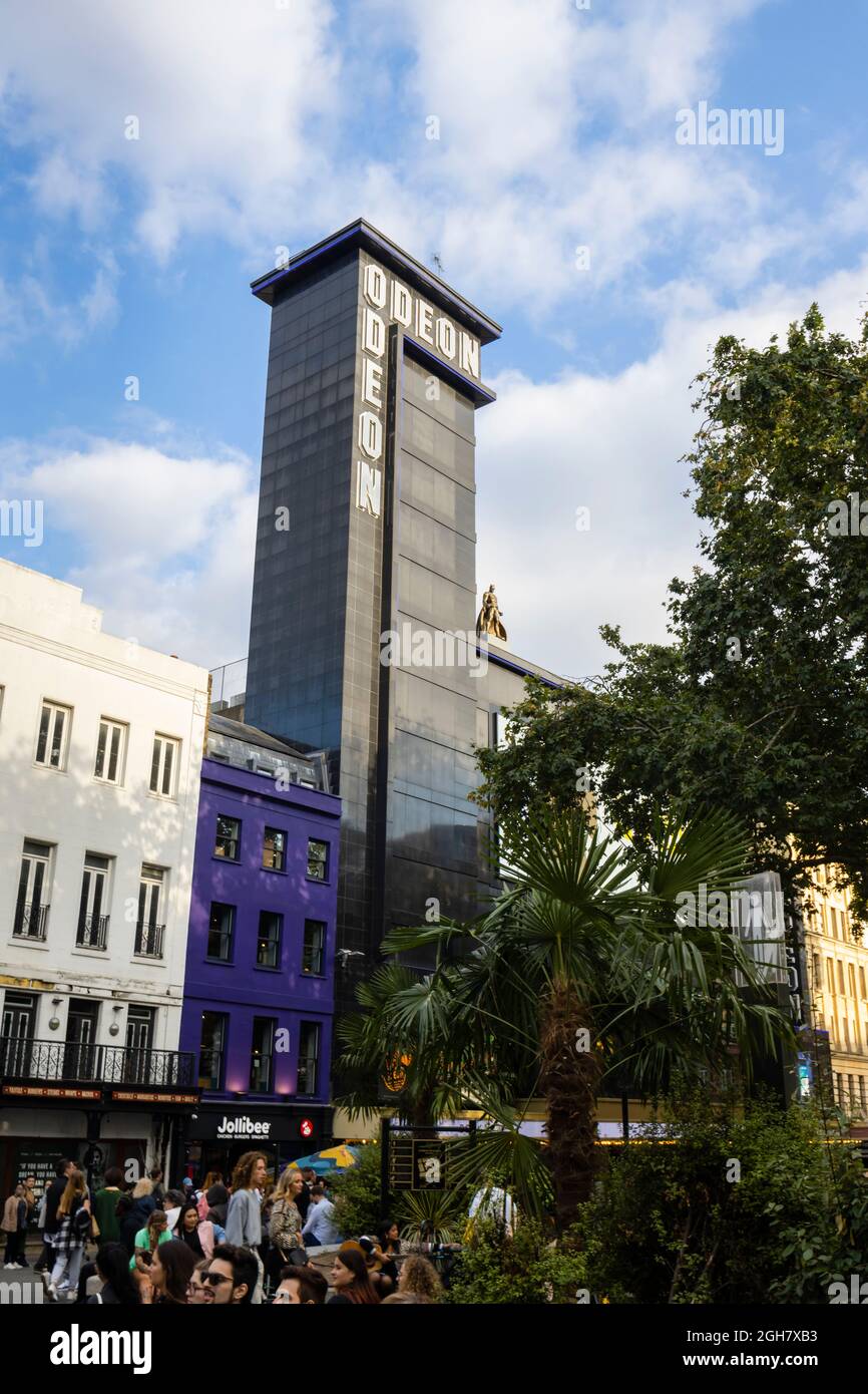 La torre del cinema Odeon Luxe Leicester Square a Leicester Square nel West End di Londra, City of Westminster WC2 Foto Stock