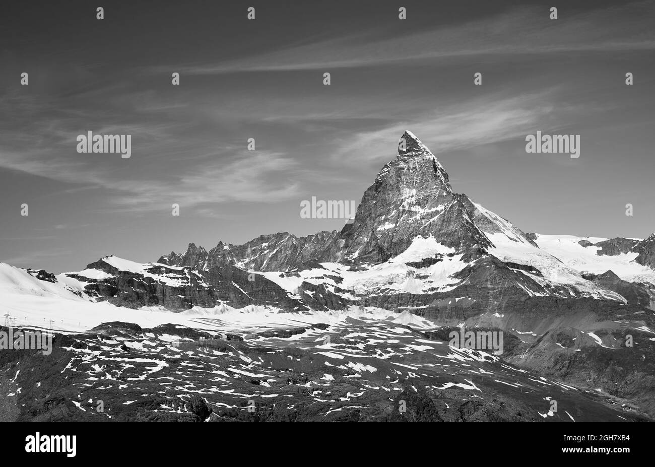 Le iconiche montagne del Cervino e del Breithorn hanno visto da Gornergrat, una cresta rocciosa delle Alpi Pennine a sud-est di Zermatt, Vallese, Svizzera Foto Stock