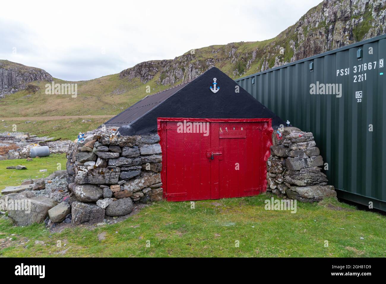 Una spiaggia di Corran a Staffin Bay sull'isola di Skye Foto Stock