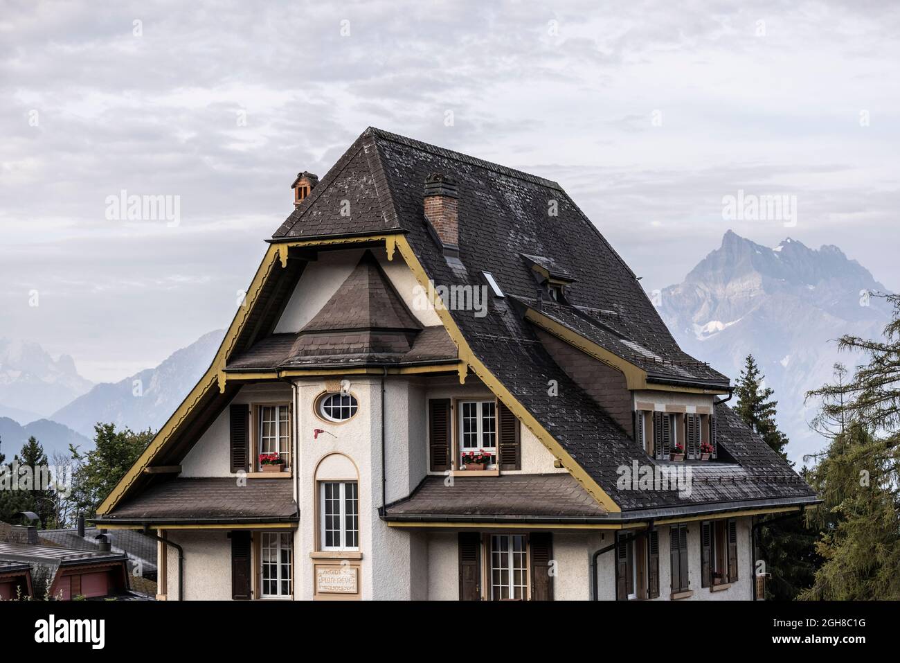 Villars-sur-Ollon, villaggio di montagna situato nella regione occidentale delle Alpi svizzere del Vaud. Foto Stock