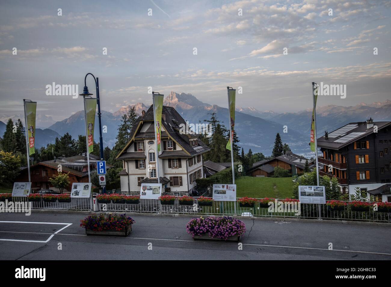 Villars-sur-Ollon, villaggio di montagna situato nella regione occidentale delle Alpi svizzere del Vaud. Foto Stock