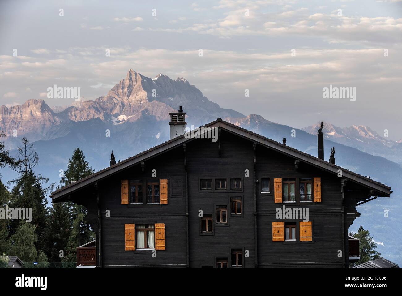 Villars-sur-Ollon, villaggio di montagna situato nella regione occidentale delle Alpi svizzere del Vaud. Foto Stock