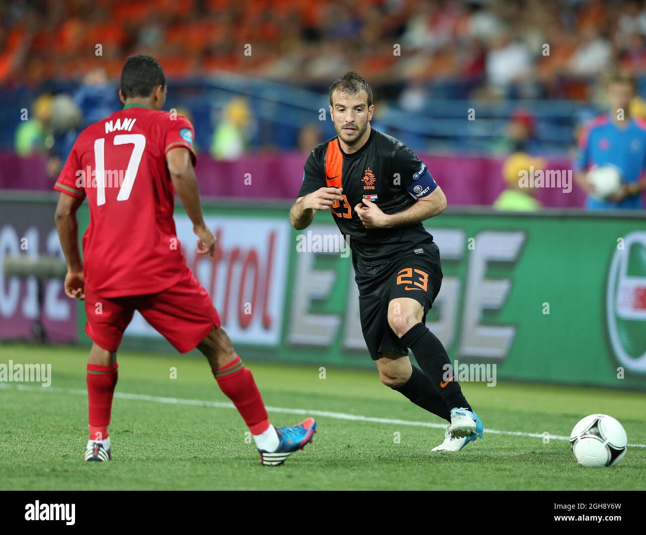 Paesi Bassi Rafael Van Der Vaart in azione durante l'Euro 2012 Portogallo / Paesi Bassi, Stadio Metalista, Kharkiv, 17 giugno 2012. Foto Stock