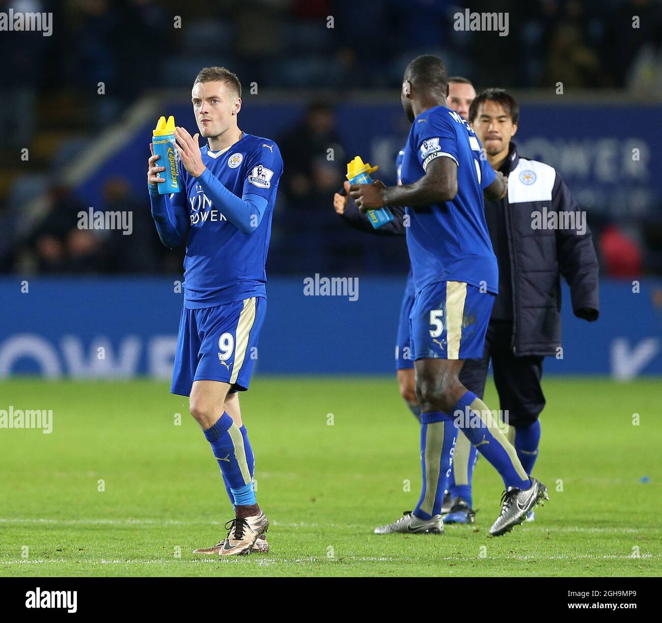 Immagine #: 41384400 Novembre 28, 2015 - Leicester, Regno Unito - James Vardy di Leicester celebra al fischio finale..Barclays Premier League - Leicester City contro Manchester United - King Power Stadium - Inghilterra - 28 Novembre 2015 - David Klein Foto Stock