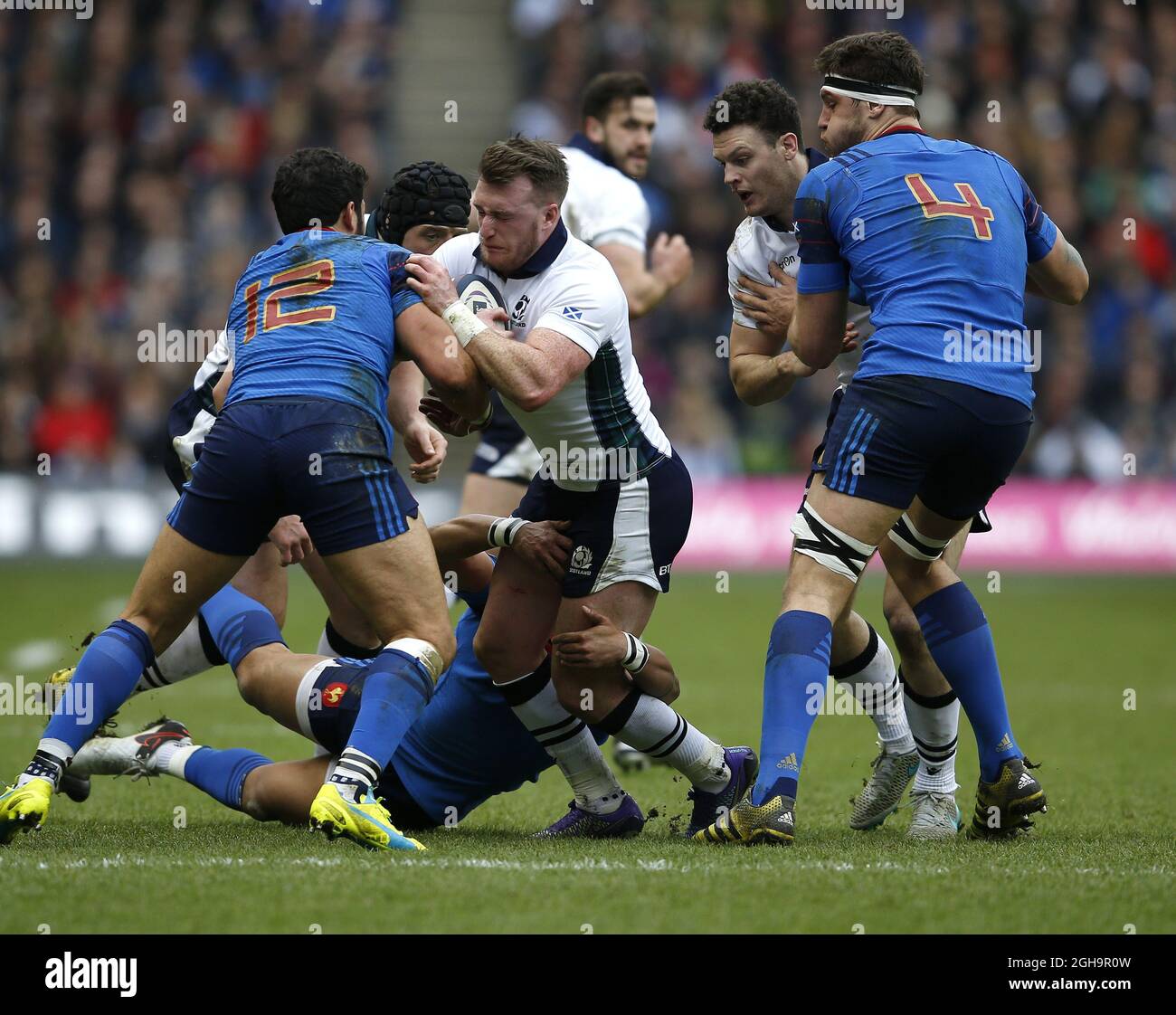 Stuart Hogg of Scotland durante la partita delle sei Nazioni RBS del 2016 al Murrayfield Stadium di Edimburgo. Il credito fotografico dovrebbe essere: Simon Bellis/Sportimage via PA Images Foto Stock