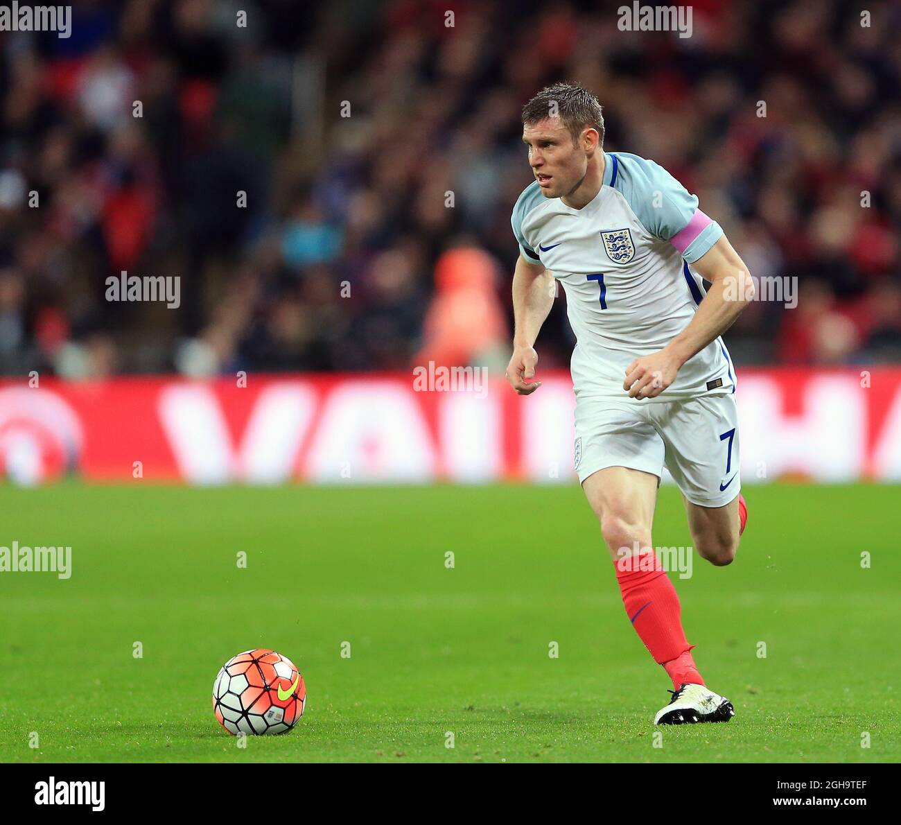 James Milner in azione in Inghilterra durante l'International friendly Match a Wembley. Il credito fotografico dovrebbe essere: David Klein/Sportimage via PA Images Foto Stock