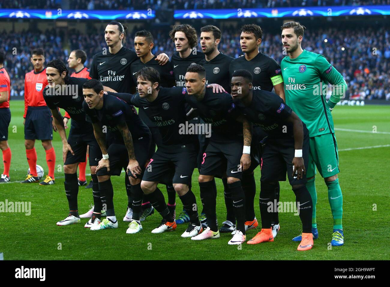 Gruppo di squadra PSG durante la partita finale del quarto di campionato UEFA Champions League all'Etihad Stadium. Il credito fotografico dovrebbe essere: Philip Oldham/Sportimage via PA Images Foto Stock
