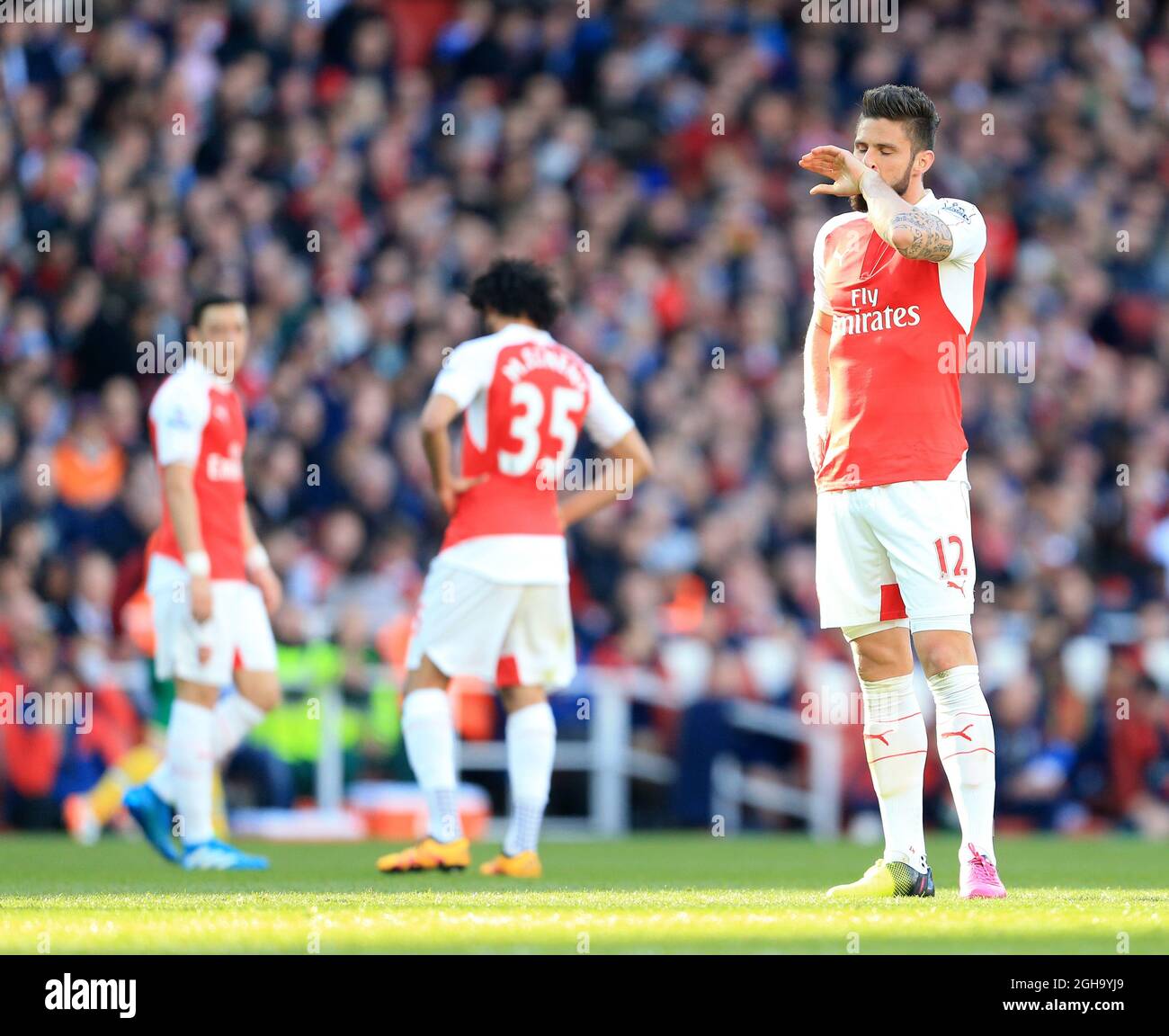 Il groud Olivier dell'Arsenal è sconsolato durante la partita della Barclays Premier League all'Emirates Stadium. Il credito fotografico dovrebbe essere: David Klein/Sportimage via PA Images Foto Stock