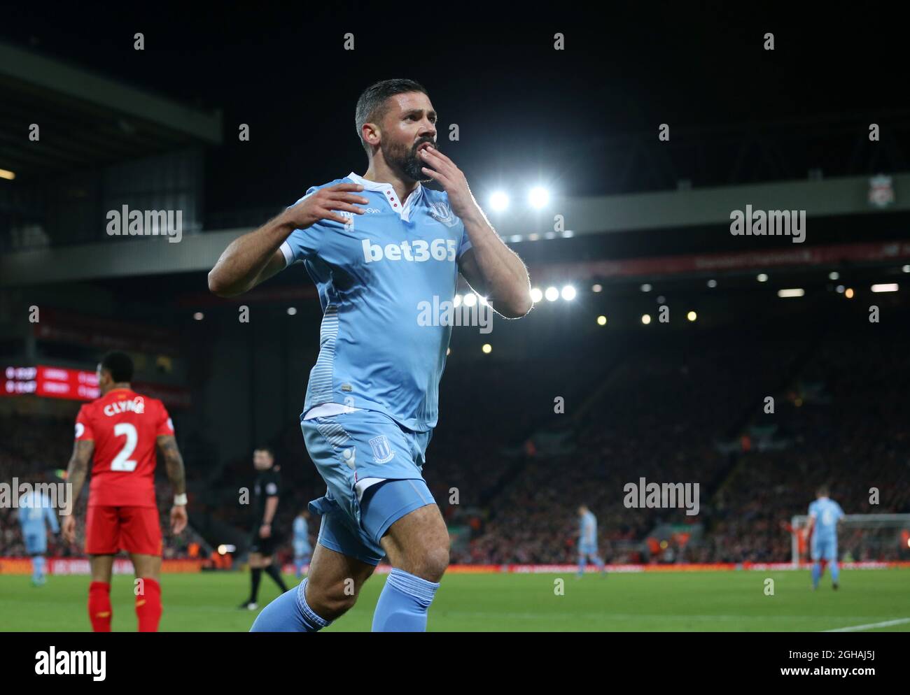 Jonathan Walters di Stoke festeggia il suo traguardo di apertura durante la partita della Premier League all'Anfield Stadium di Liverpool. Data foto 27 dicembre 2016 Pic David Klein/Sportimage via PA Images Foto Stock