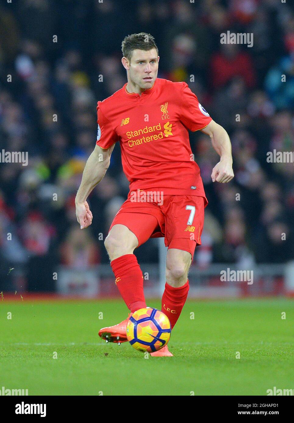 James Milner di Liverpool durante la partita della Premier League inglese all'Anfield Stadium di Liverpool. Data foto: 11 Febbraio 2017. Parker/Sportimage PIC Robin tramite immagini PA Foto Stock