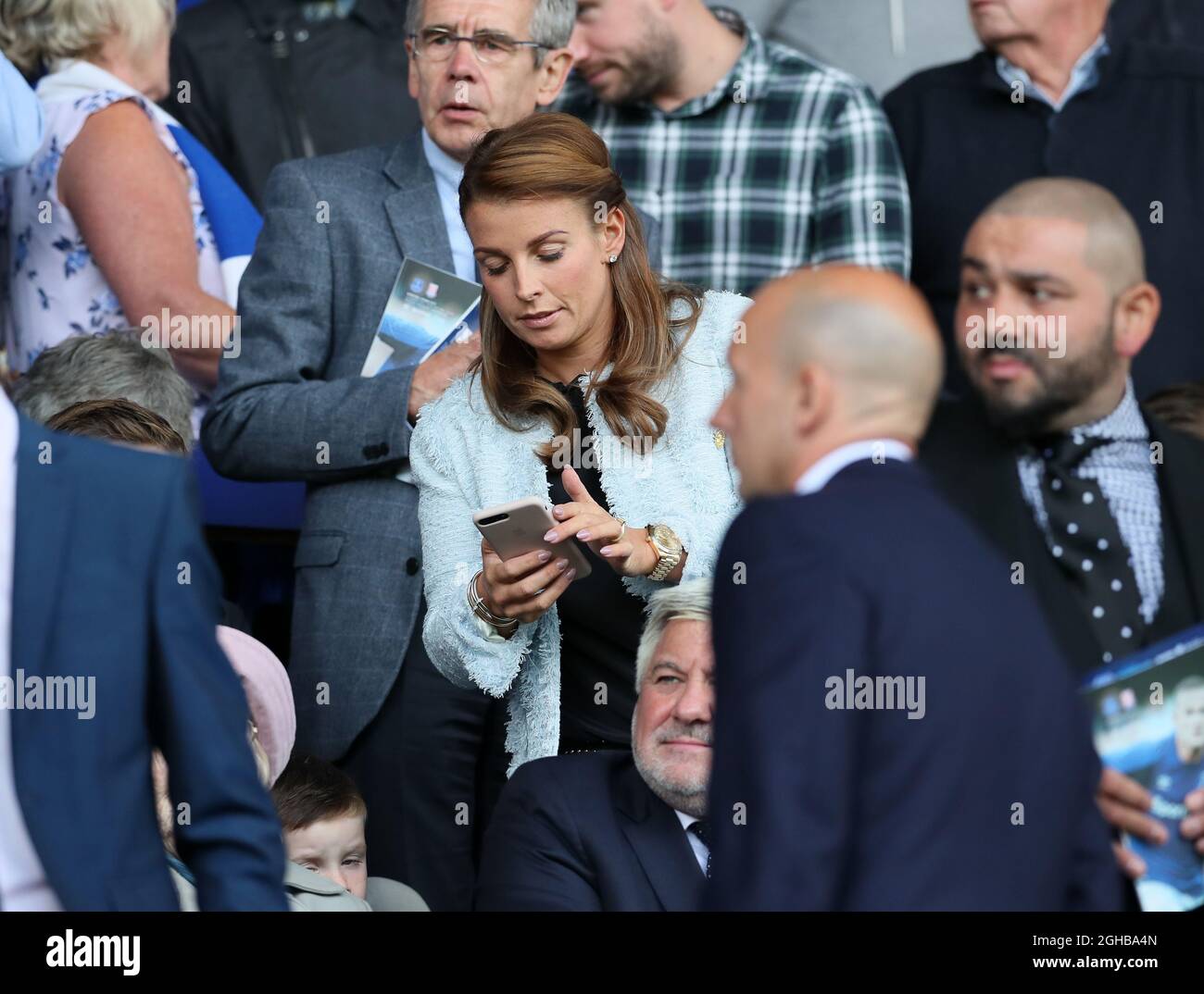 Coleen Rooney guarda avanti durante la prima partita di campionato al Goodison Park, Liverpool. Data foto 12 agosto 2017. Il credito dovrebbe essere: David Klein/Sportimage via PA Images Foto Stock