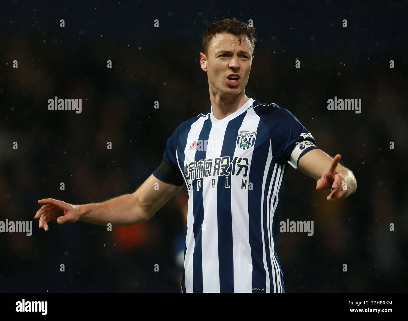 Jonny Evans of West Bromwich Albion durante la prima partita di campionato all'Hawthorn's Stadium, West Bromwich. Data foto 31 dicembre 2017. Il credito dovrebbe essere: Simon Bellis/Sportimage via PA Images Foto Stock