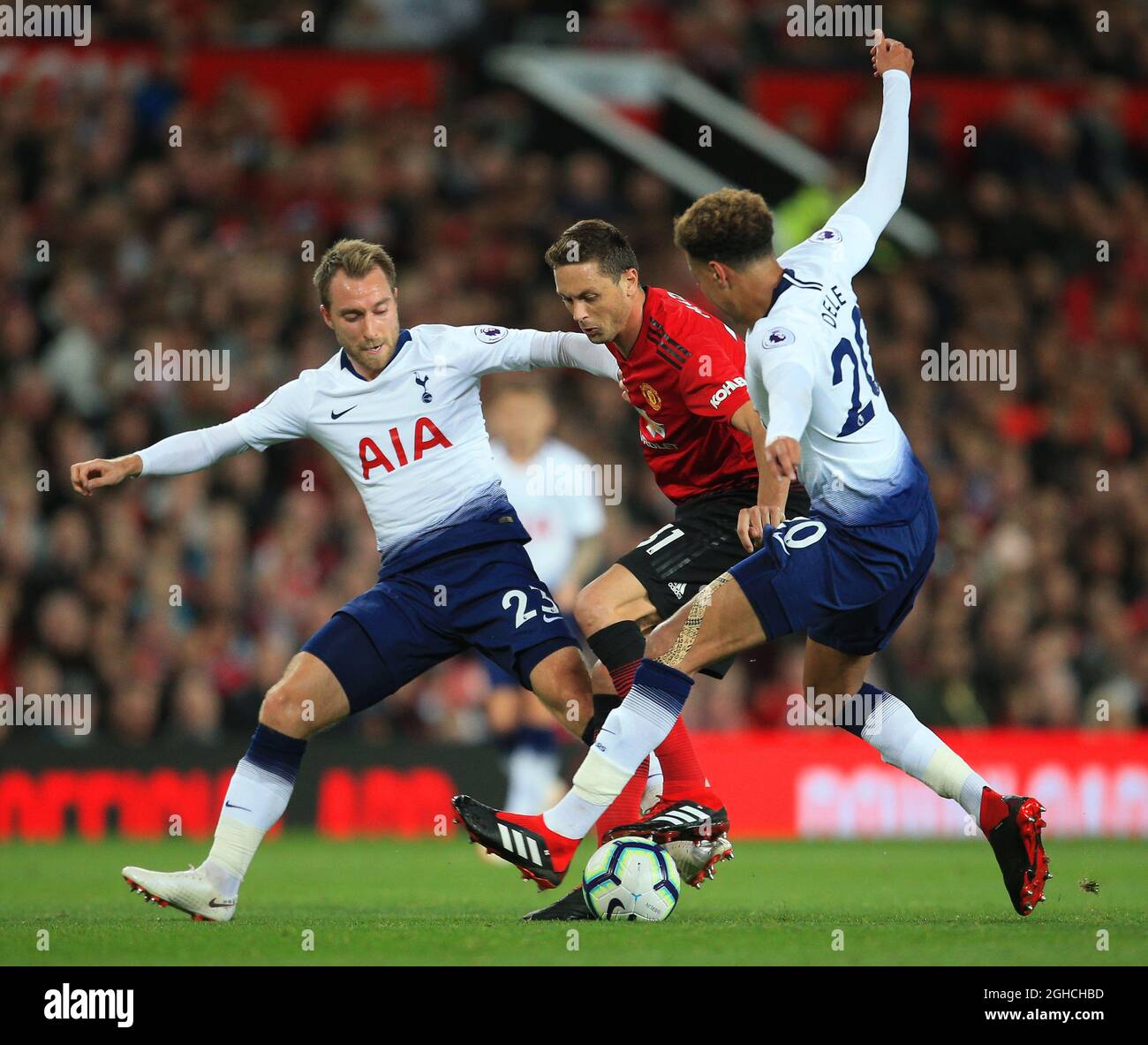 Nemanja Matic e Christian Eriksen di Tottenham Hotspur durante la partita della Premier League all'Old Trafford Stadium di Manchester. Data foto 27 agosto 2018. Il credito dovrebbe essere: Matt McNulty/Spaltimage via PA Images Foto Stock