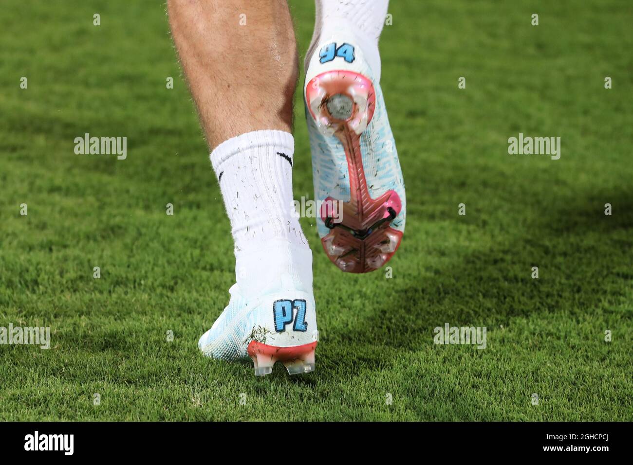 Serravalle, Italia, 5 settembre 2021. Le scarpe da calcio personalizzate di  Piotr Zielinski mentre partecipa a una sessione di allenamento dopo essere  stato lasciato fuori dalla squadra per la partita di qualificazione