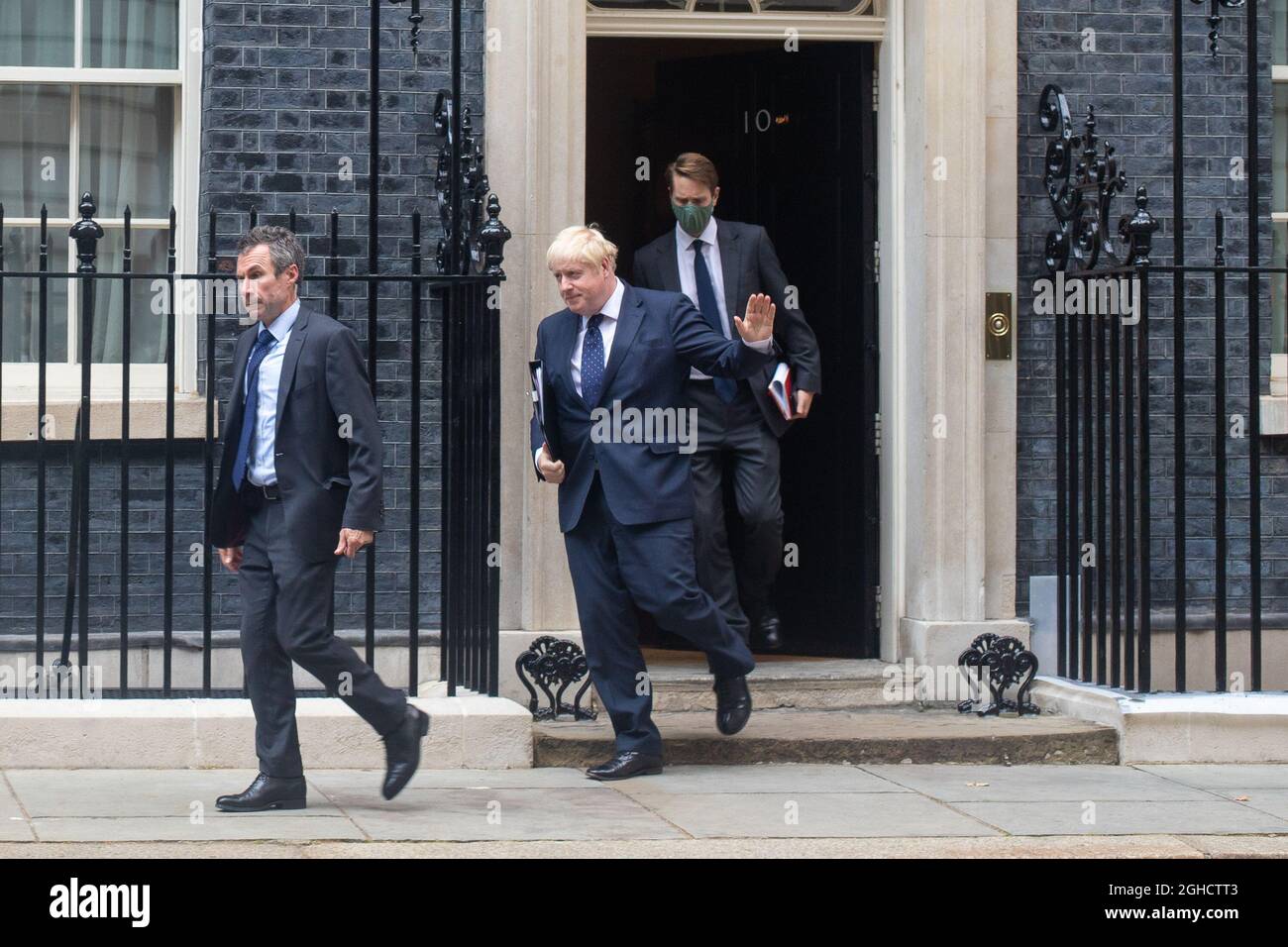 Londra, Inghilterra, Regno Unito 6 settembre 2021 Boris Johnson lascia Downing Street per riunirsi al Parlamento. Credit: Denise Laura Baker/Alamy Live News Foto Stock