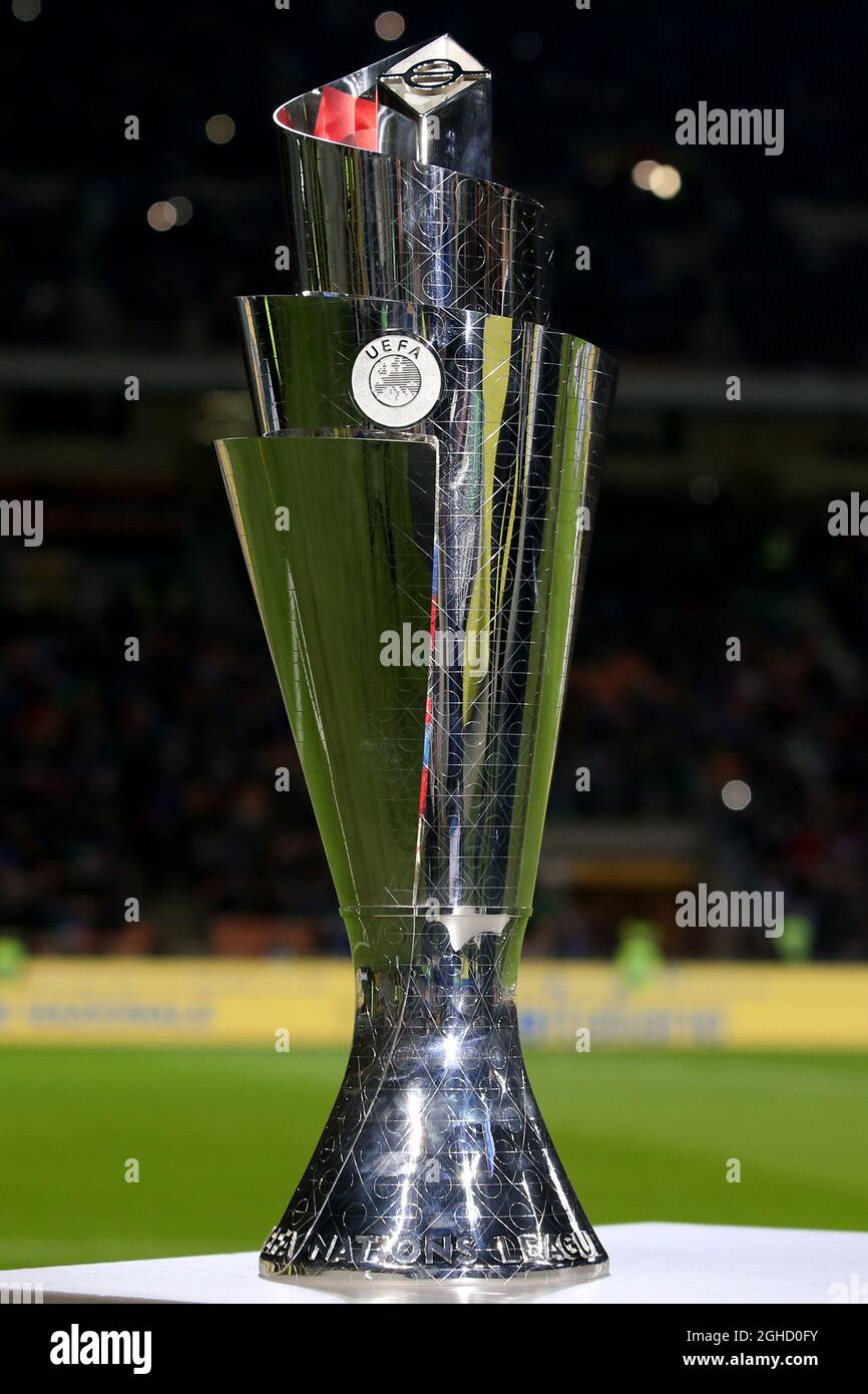Il Trofeo della Lega delle Nazioni UEFA durante la partita della Lega delle Nazioni UEFA allo Stadio San Siro di Milano. Data foto: 17 novembre 2018. Il credito dovrebbe essere: Jonathan Moscrop/Sportimage via PA Images **ITALY OUT** Foto Stock
