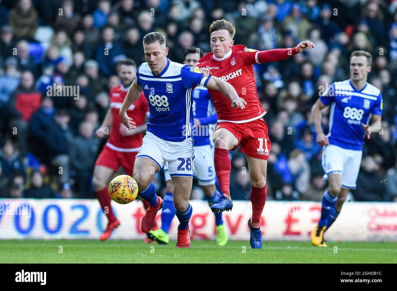 Ben Osborn di Nottingham Forest batte con Michael Morrison di Birmingham City durante la partita del campionato Sky Bet al St Andrew's Trillion Trophy Stadium di Birmingham. Data foto: 2 febbraio 2019. Il credito dell'immagine dovrebbe leggere: Harry Marshall/Sportimage via PA Images Foto Stock