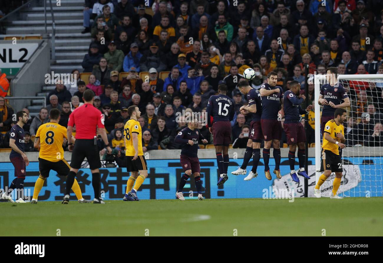 Ruben Neves of Wolverhampton Wanderers segna da un calcio libero durante la partita della Premier League a Molineux, Wolverhampton. Data foto: 24 aprile 2019. Il credito dovrebbe essere: Darren Staples/Sportimage via PA Images Foto Stock