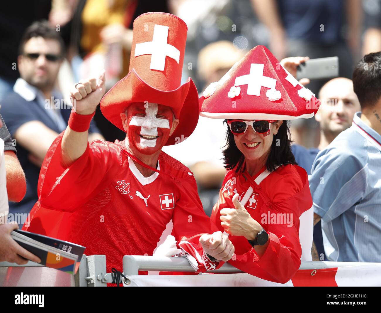 Tifosi svizzeri prima della partita della UEFA Nations League allo stadio D. Afonso Henriques di Guimaraes. Data foto: 9 giugno 2019. Il credito dovrebbe essere: David Klein/Sportimage via PA Images Foto Stock