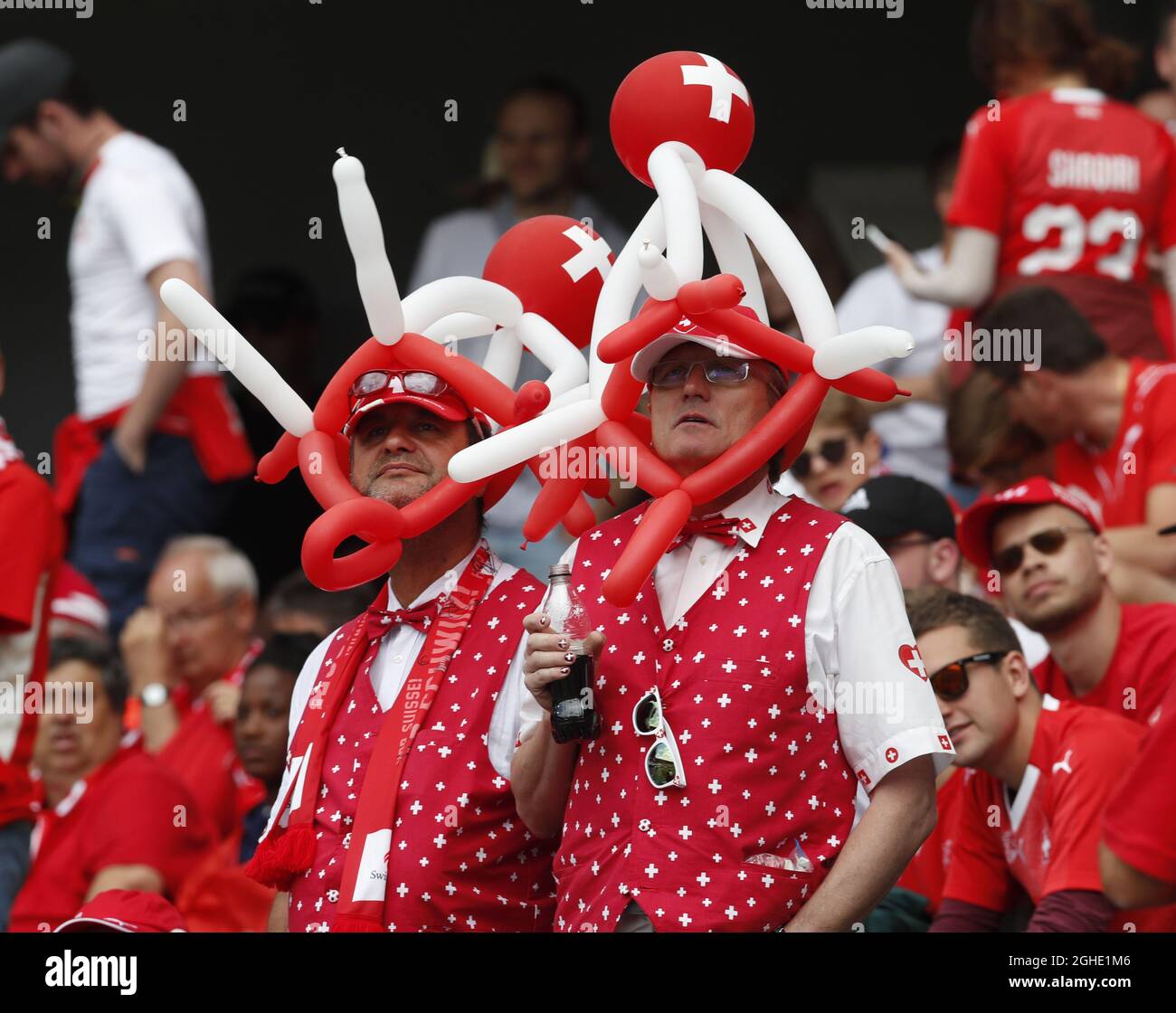 Tifosi svizzeri prima della partita della UEFA Nations League allo stadio D. Afonso Henriques di Guimaraes. Data foto: 9 giugno 2019. Il credito dovrebbe essere: David Klein/Sportimage via PA Images Foto Stock